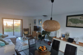 Maison moderne et chaleureuse, emplacement idéal